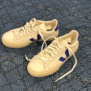 Veja campo leather white paros